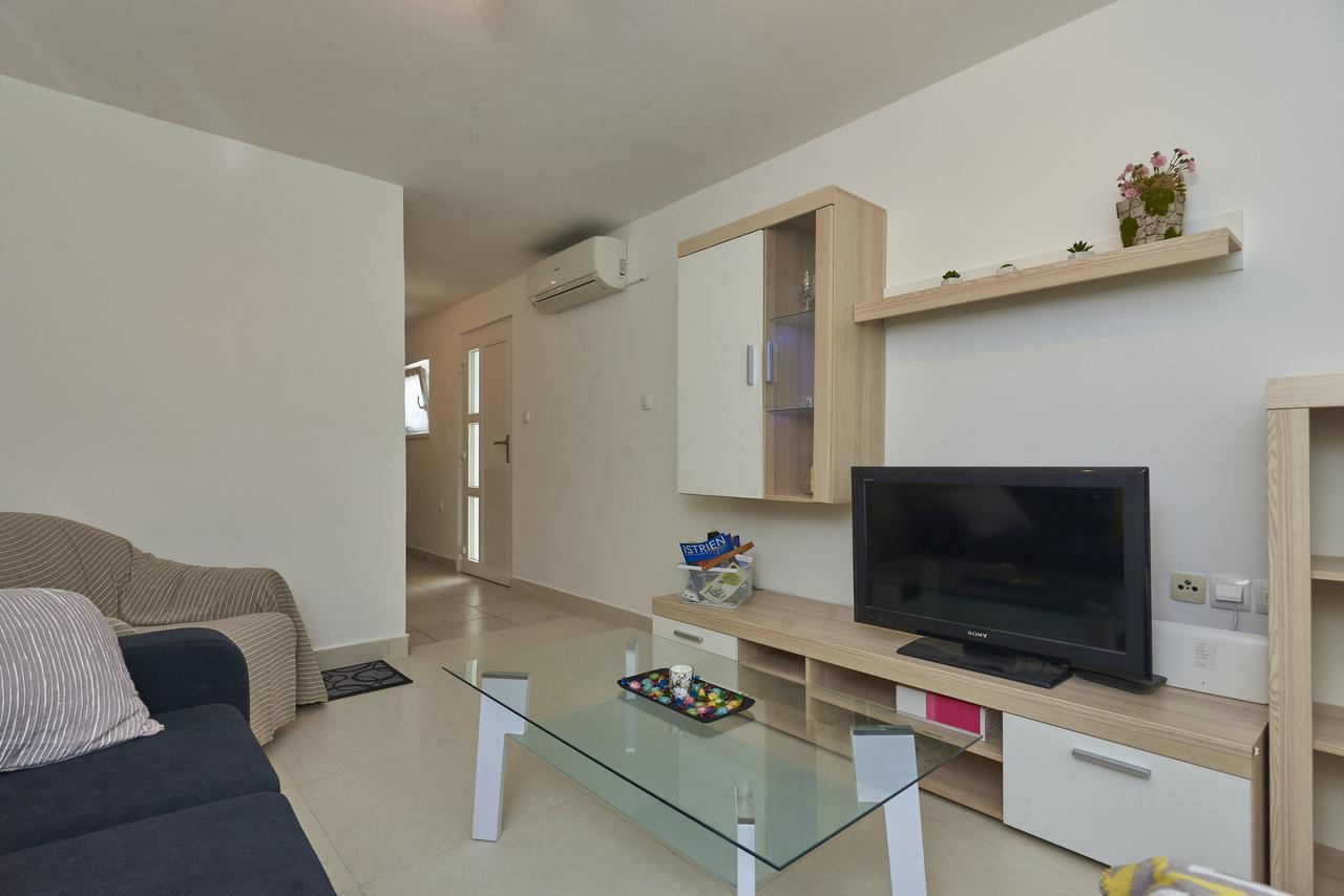House Doris Villa Medulin Bagian luar foto